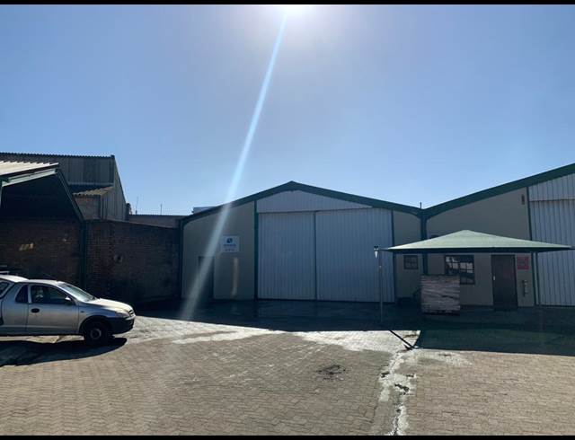 240M² WAREHOUSE TO LET IN PAARL CENTRAL