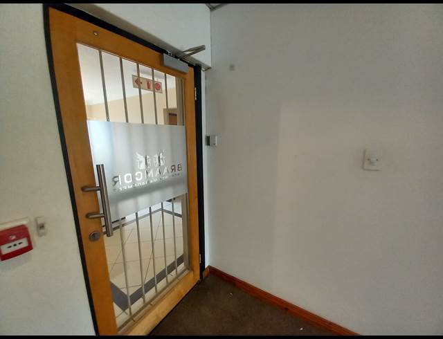 245M² OFFICE TO LET IN BRYANSTON