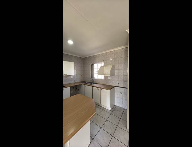 2 BEDROOM TOWNHOUSE TO LET IN EDENVALE CENTRAL