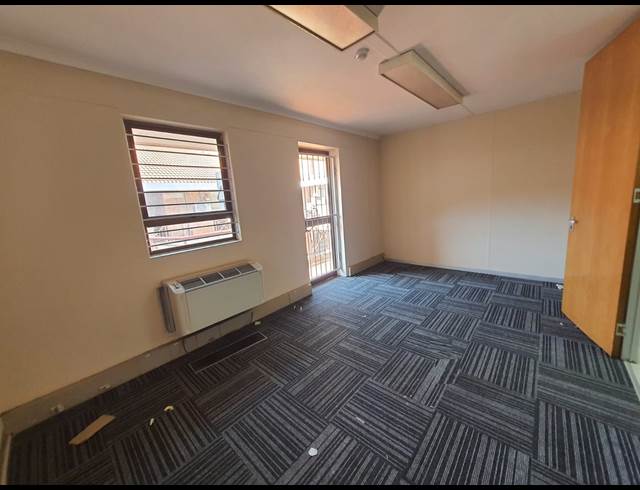 17M² OFFICE TO LET IN HATFIELD
