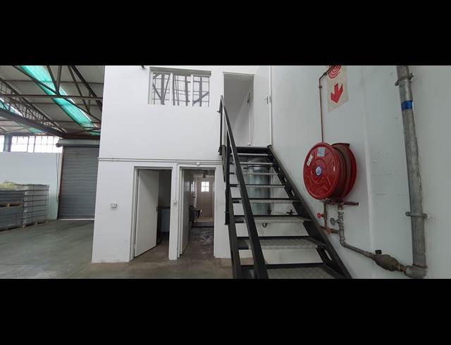 300M² WAREHOUSE TO LET IN SEBENZA