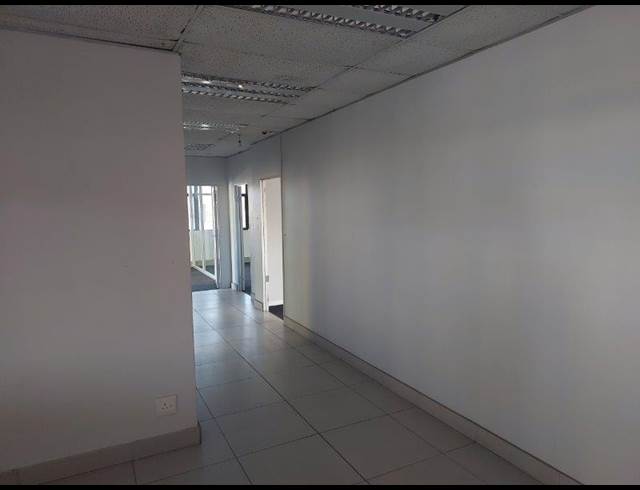 1,000M² FULL FLOOR TO LET IN PINETOWN CENTRAL