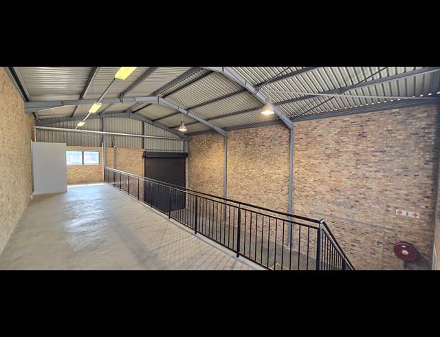 195M² WAREHOUSE TO LET IN LASER PARK
