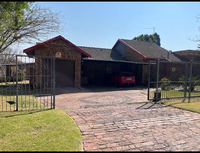3 BEDROOM HOUSE TO LET IN NORKEM PARK