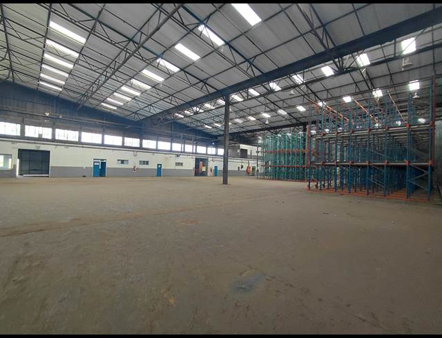 25,085M² FACTORY TO LET IN CLAYVILLE