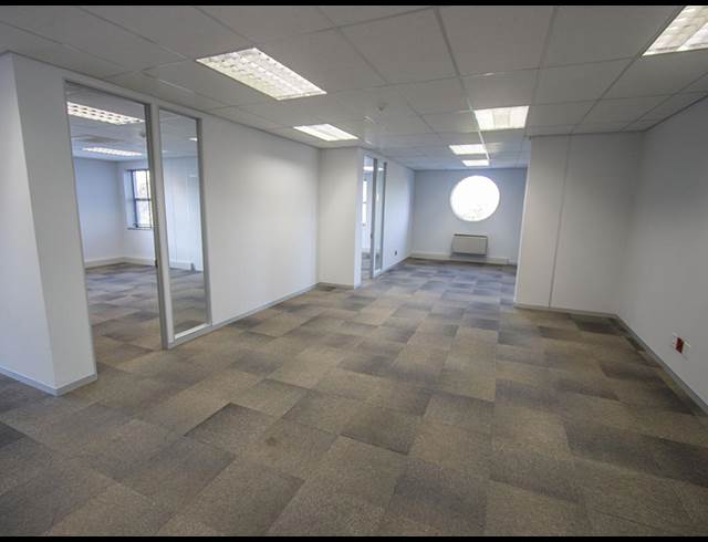 1,901M² OFFICE TO LET IN ILLOVO