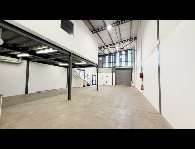 246M² WAREHOUSE TO LET IN MEADOWDALE