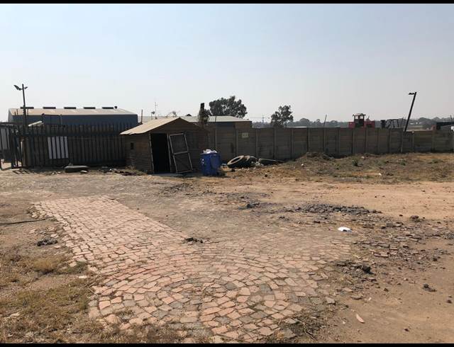 10,000M² VACANT LAND TO LET IN KNIGHTS