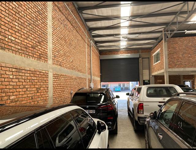 529M² WAREHOUSE TO LET IN BRENTWOOD PARK
