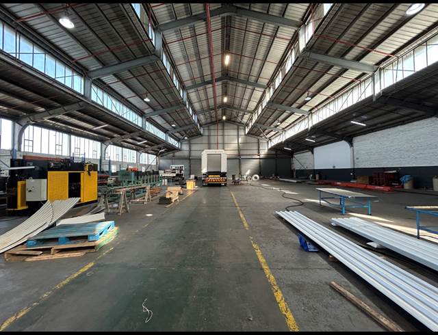 2,480M² WAREHOUSE TO LET IN EPPING INDUSTRIAL