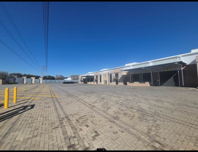 4,989.10M² WAREHOUSE TO LET IN GOSFORTH PARK