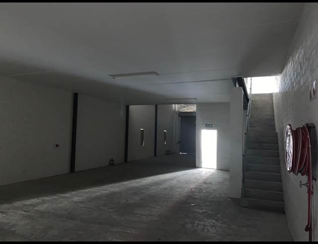 326M² WAREHOUSE TO LET IN PAARL CENTRAL