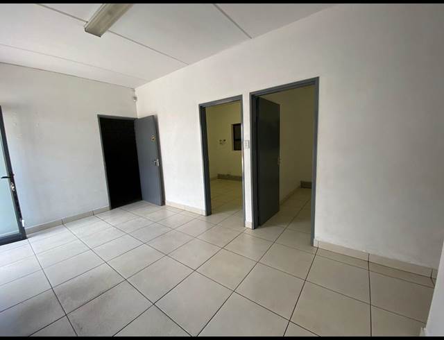 460M² WAREHOUSE TO LET IN DRIEHOEK