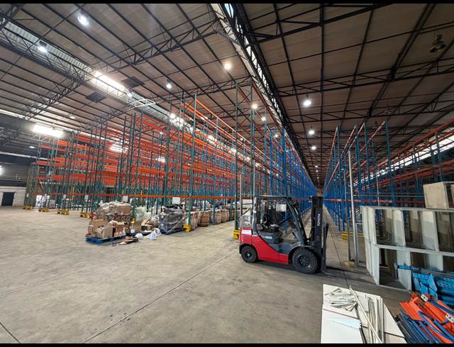 7,988M² WAREHOUSE TO LET IN RANDJESPARK