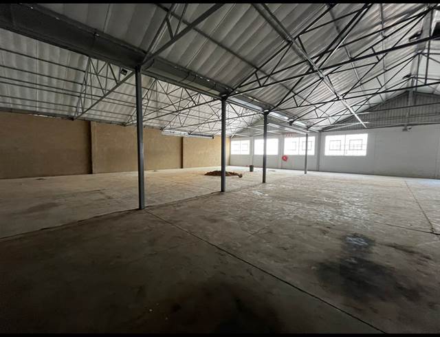 1,400M² WAREHOUSE TO LET IN NEW ERA
