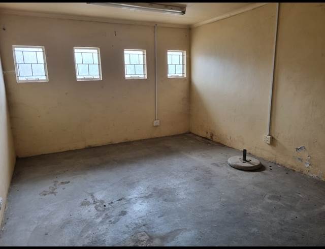 45M² WAREHOUSE TO LET IN ROCKY DRIFT