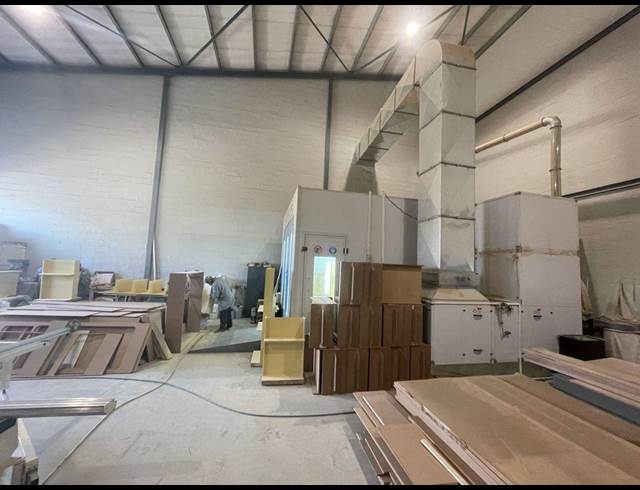 494M² WAREHOUSE RENTED IN STIKLAND INDUSTRIAL