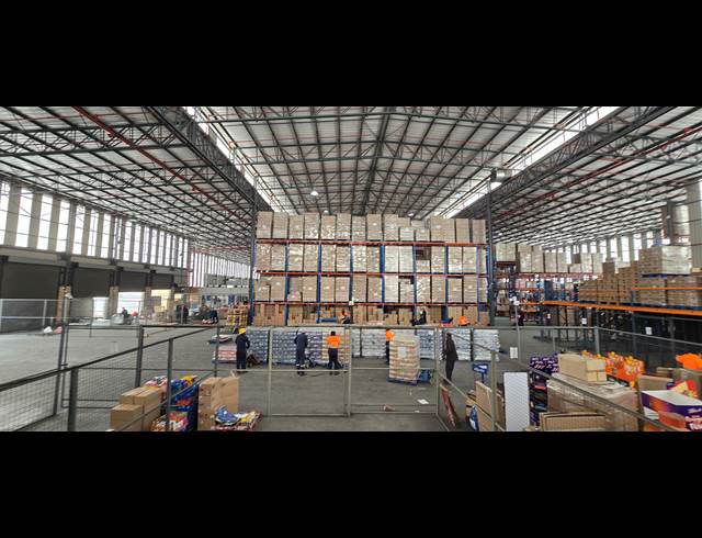 7,649M² WAREHOUSE TO LET IN NORTH RIDING