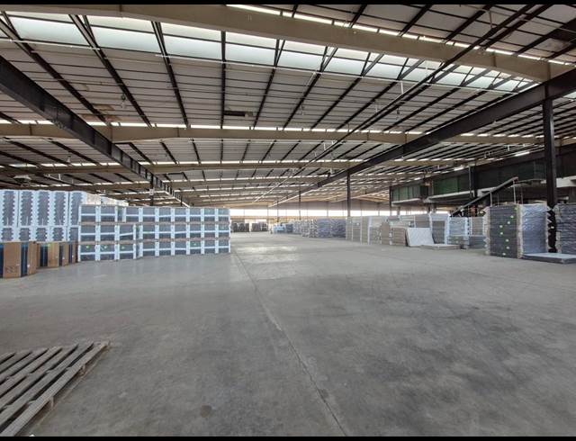 32,965M² WAREHOUSE TO LET IN ROODEKOP