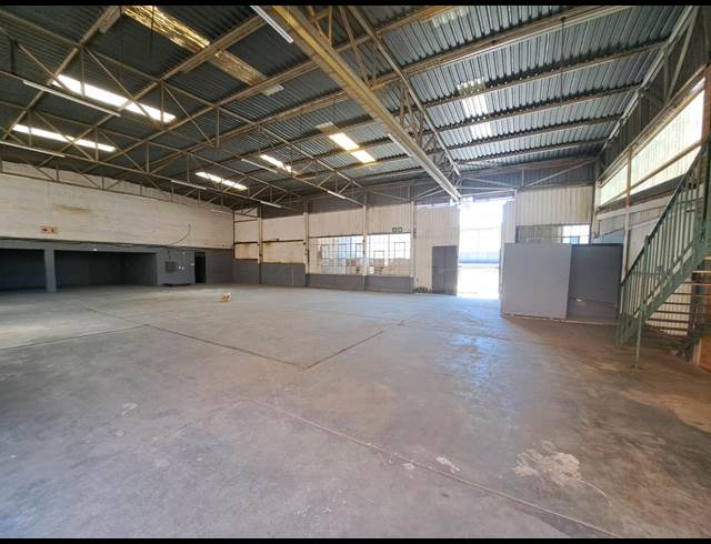 620M² WAREHOUSE TO LET IN WEST TURFFONTEIN