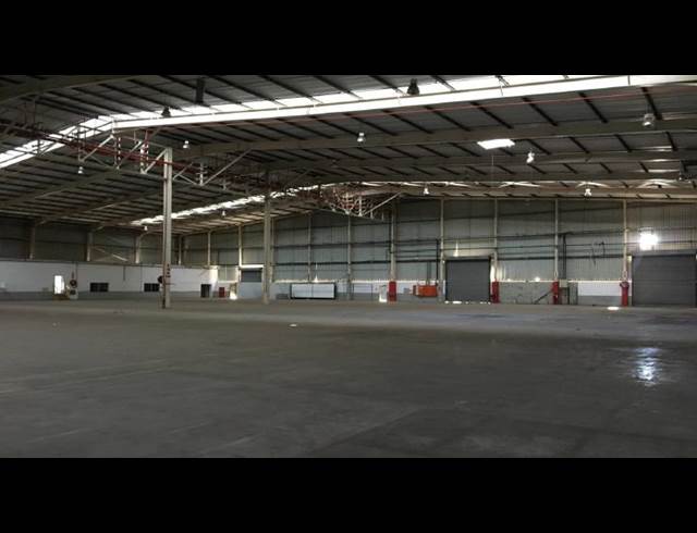 17,256M² WAREHOUSE RENTED IN ALEXANDER PARK INDUSTRIAL