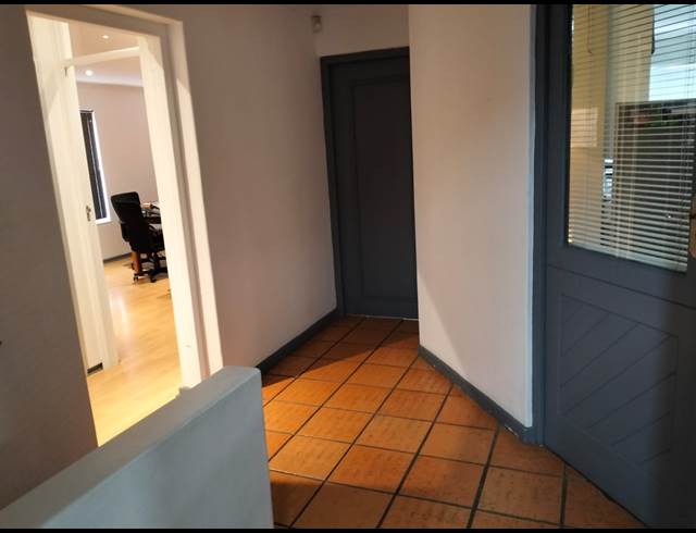 224M² OFFICE TO LET IN DURBANVILLE CENTRAL