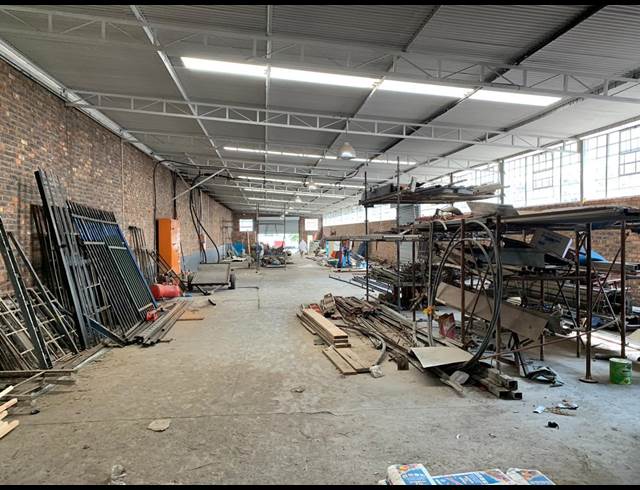 850M² WAREHOUSE TO LET IN ANDERBOLT