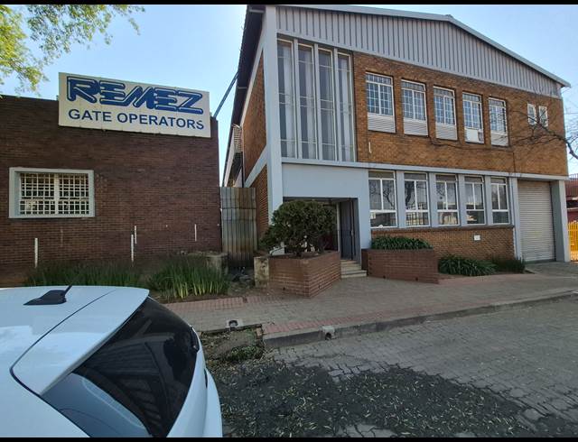 900M² WAREHOUSE TO LET IN BENROSE