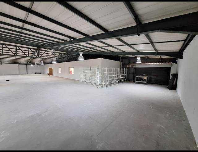 846M² WAREHOUSE TO LET IN NORTH RIDING