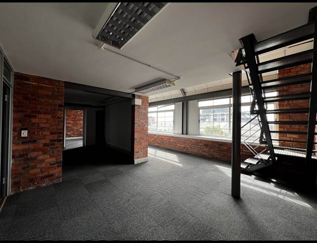 229M² OFFICE TO LET IN GREEN POINT