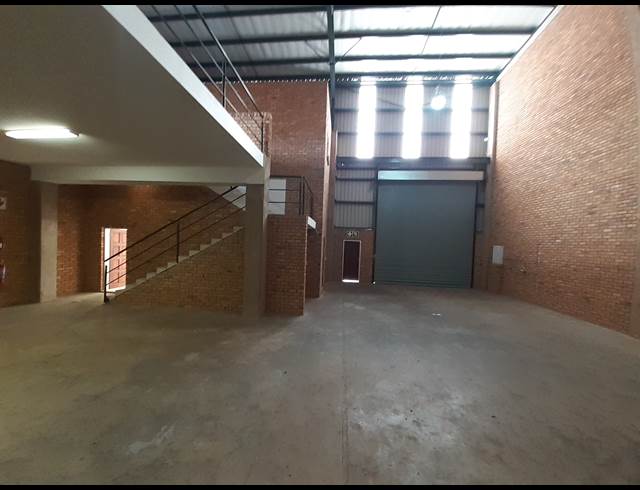 417M² WAREHOUSE TO LET IN LANSERIA