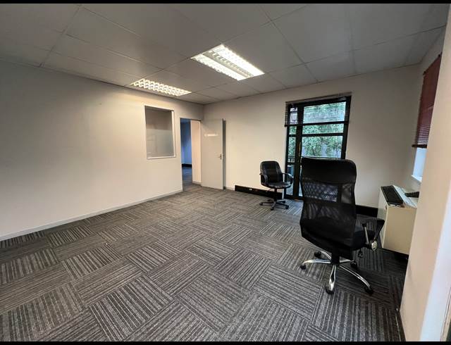 21M² SERVICED OFFICE TO LET IN ROSEBANK