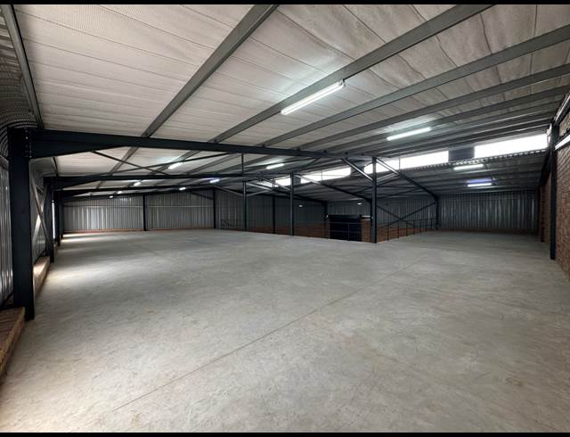 977M² WAREHOUSE TO LET IN ORMONDE