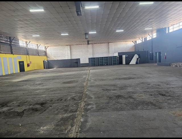 1,400M² WAREHOUSE TO LET IN GOLDEN SPRINGS