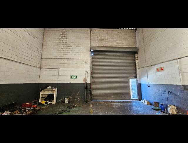 182M² WAREHOUSE TO LET IN PAARL CENTRAL