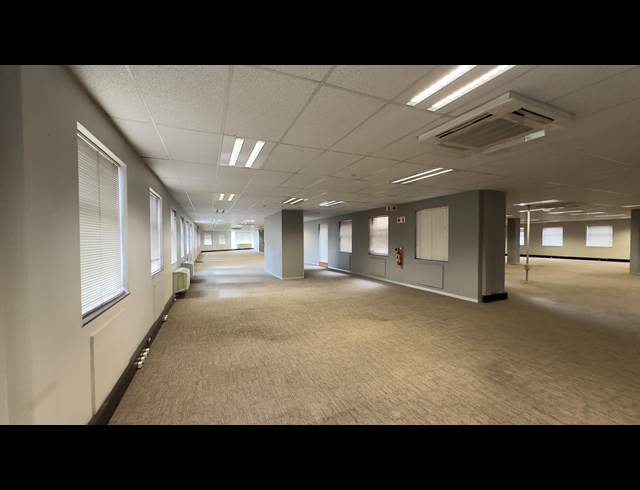 500M² OFFICE TO LET IN MEADOWDALE