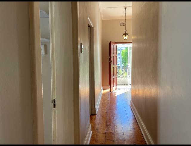 220M² BUILDING TO LET IN SEA POINT