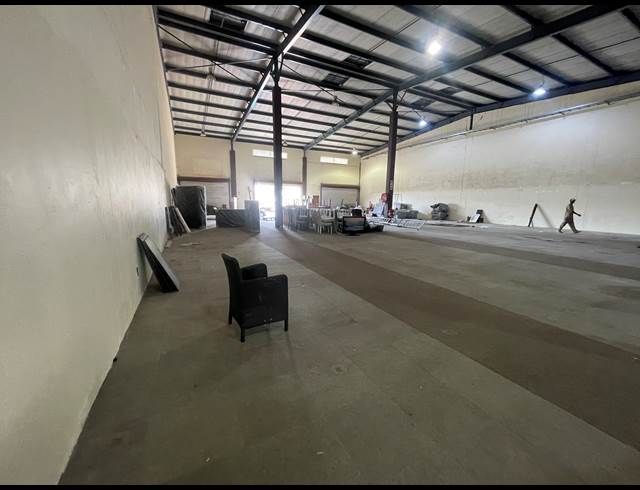 1,000M² BUSINESS TO LET IN BARTLETT