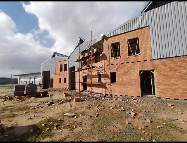 148M² FACTORY RENTED IN FISANTEKRAAL