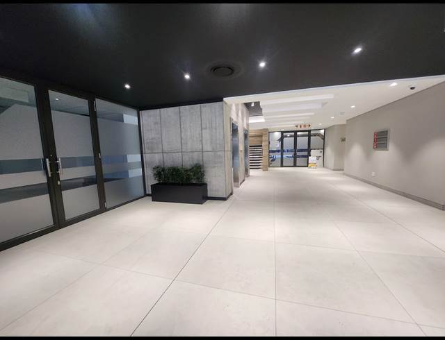 349M² OFFICE TO LET IN VORNA VALLEY