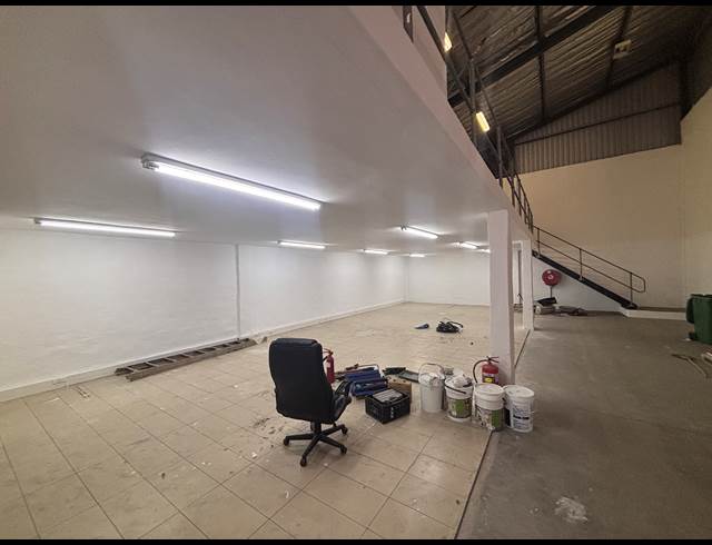 351M² WAREHOUSE TO LET IN RIVERHORSE VALLEY