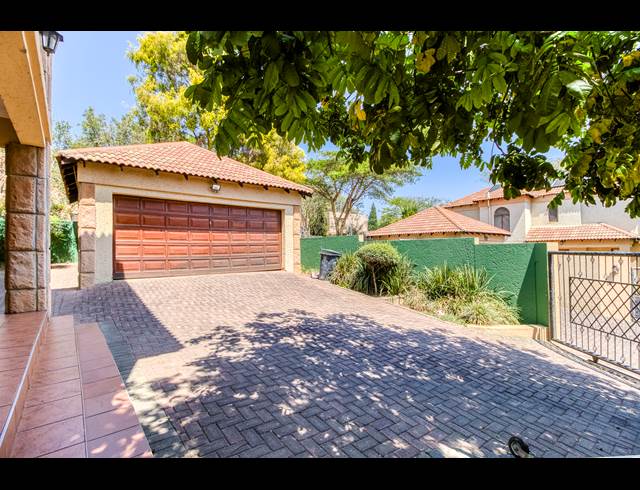 3 BEDROOM SECTIONAL TITLE RENTED IN NORTH RIDING