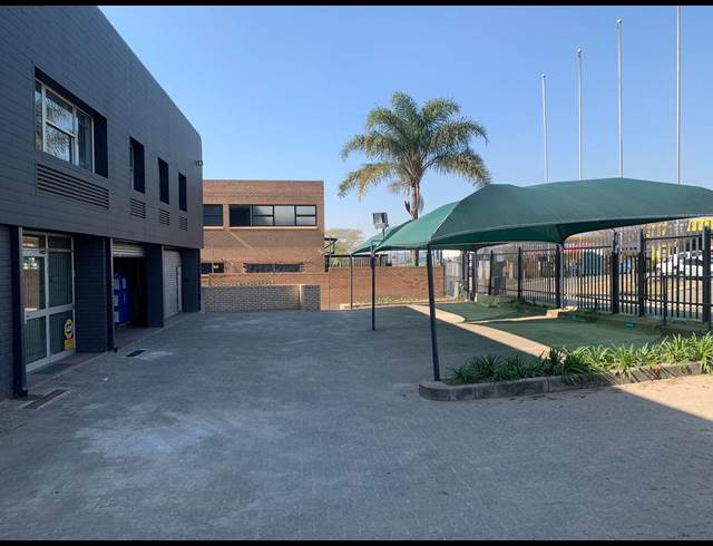 552M² WAREHOUSE TO LET IN MARLBORO