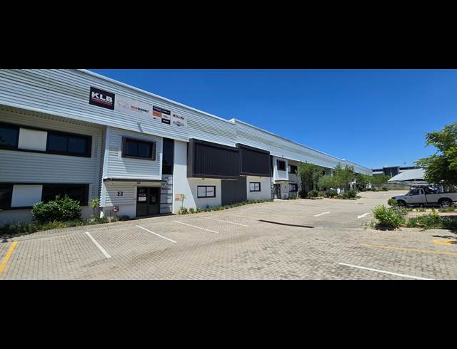 1,545M² WAREHOUSE TO LET IN LANSERIA
