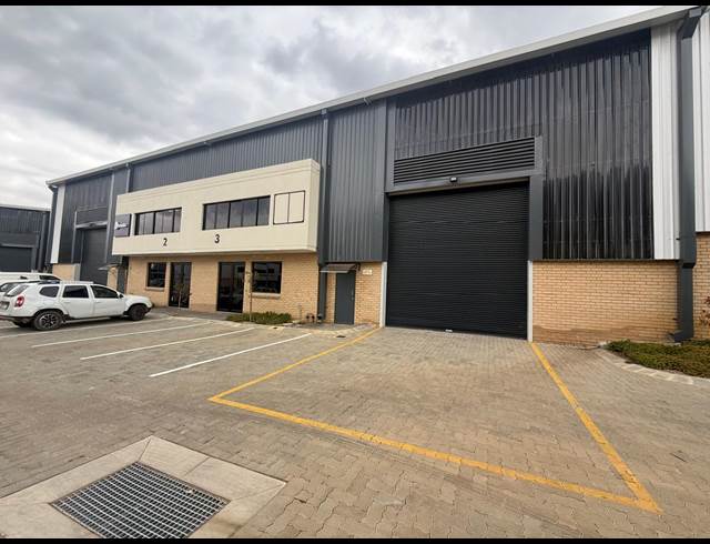 558M² WAREHOUSE TO LET IN SAMRAND BUSINESS PARK