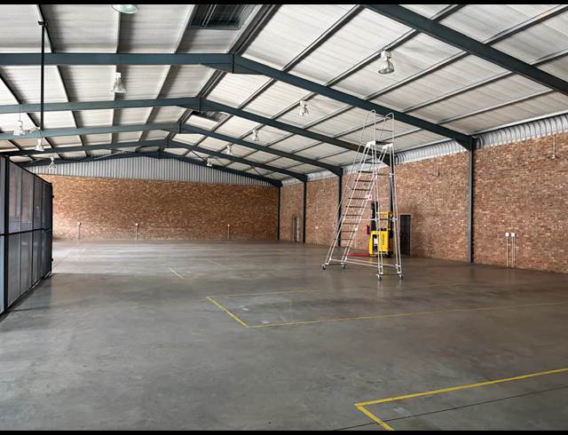 1,000M² WAREHOUSE TO LET IN STEELEDALE