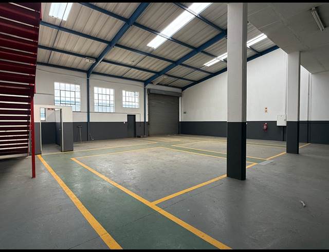 500M² WAREHOUSE TO LET IN HALFWAY HOUSE
