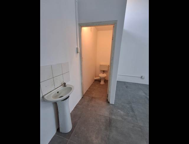 84M² RETAIL TO LET IN AMALINDA