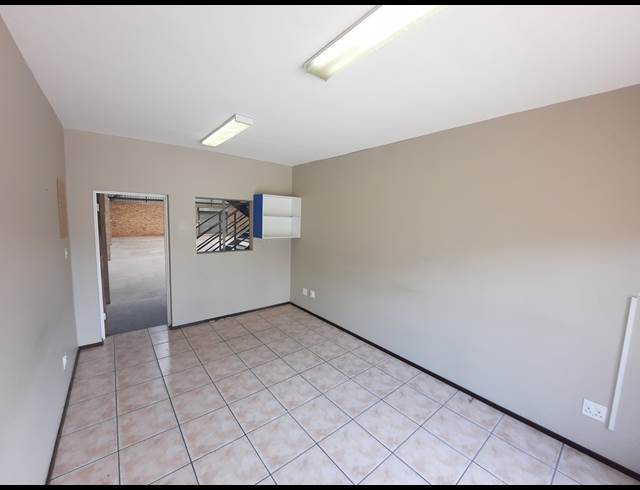 287M² WAREHOUSE TO LET IN STORMILL