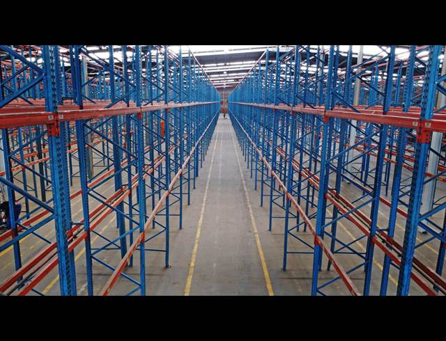 19,294M² WAREHOUSE TO LET IN JET PARK